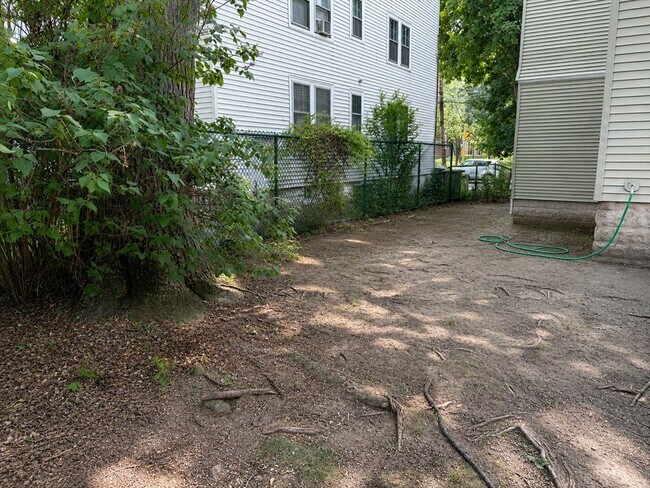 Building Photo - 71 Beechcroft St