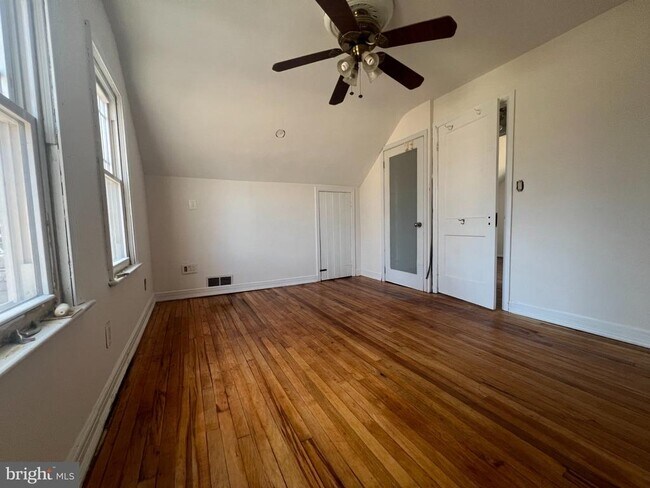 Building Photo - 5810 Mt Vernon Dr