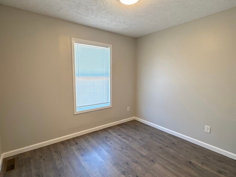 Building Photo - 1962 N Royal St