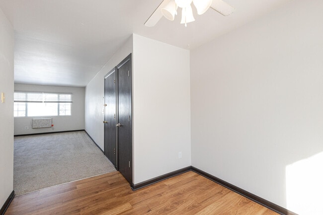 Building Photo - 721 Princeton Ct