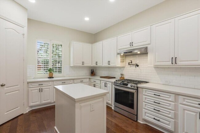 Building Photo - 18901 N Bee Cave Springs Cir