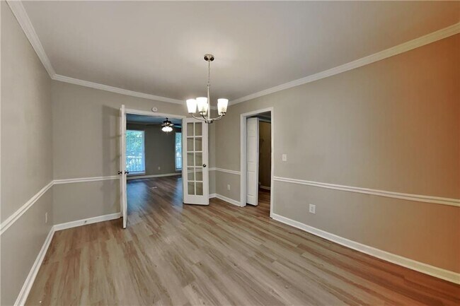 Building Photo - 2358 Marneil Dr NE