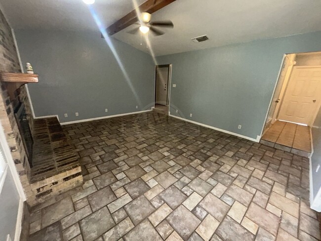 Building Photo - 1815 Gautier Ave