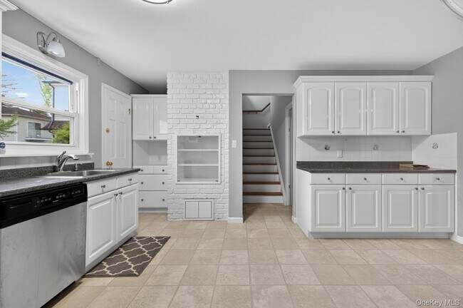 Building Photo - 68 Graywood Rd