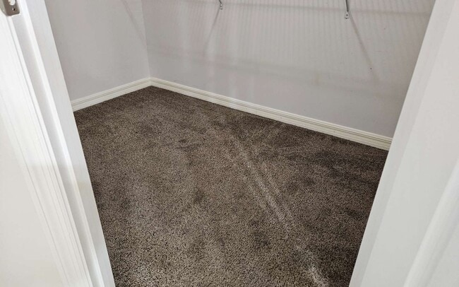 Building Photo - 122 SW Gerald Conner Dr