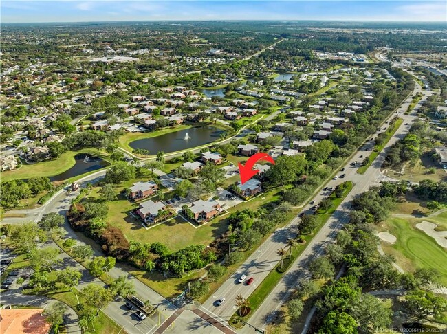 Building Photo - 2930 SW Sunset Trace Cir