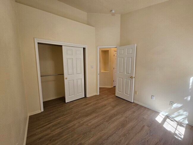 Building Photo - 8543 Murrelet Dr NE