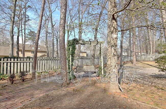 Building Photo - 404 Topaz Trail