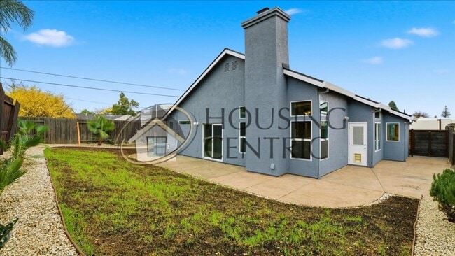 Building Photo - Stunning Single Story Fair Oaks Rental with Large Backyard in GREAT LOCATION!