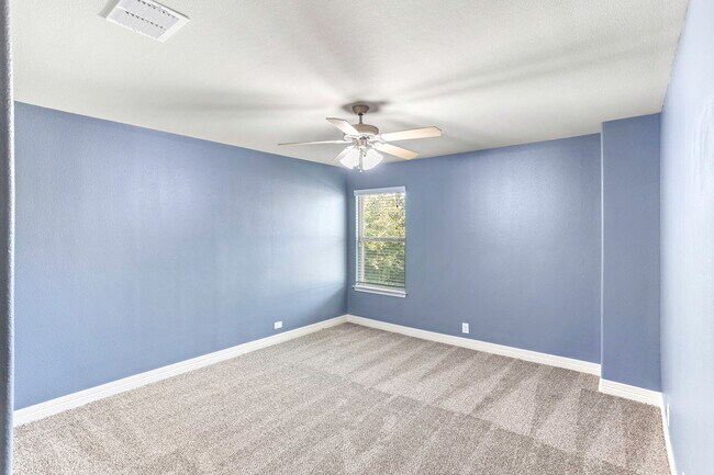 Building Photo - 8881 Highland Dawn