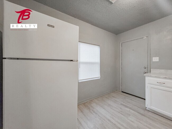 Building Photo - Charming 3 Bed home for lease!
