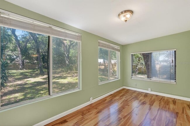 Building Photo - 12 Dawson Dr