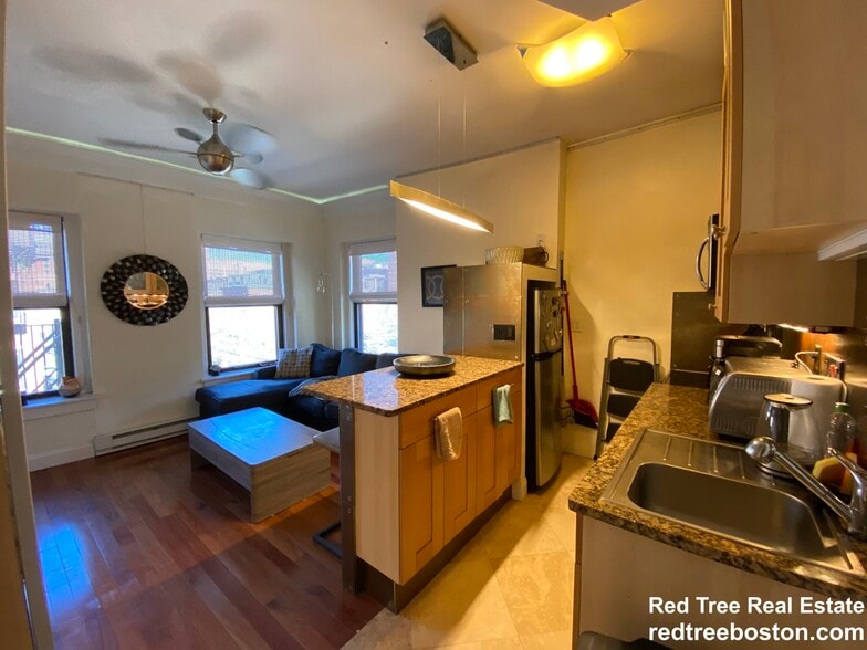 Building Photo - 55 St Stephen St