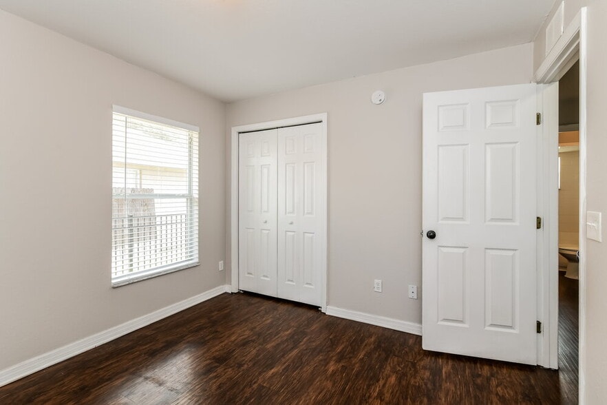 Building Photo - 205 Madalyn Ct