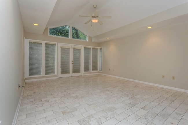 Building Photo - 1230 Timbergrove Ln