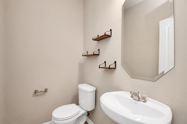 Building Photo - 8139 Heartbrook Field Ln