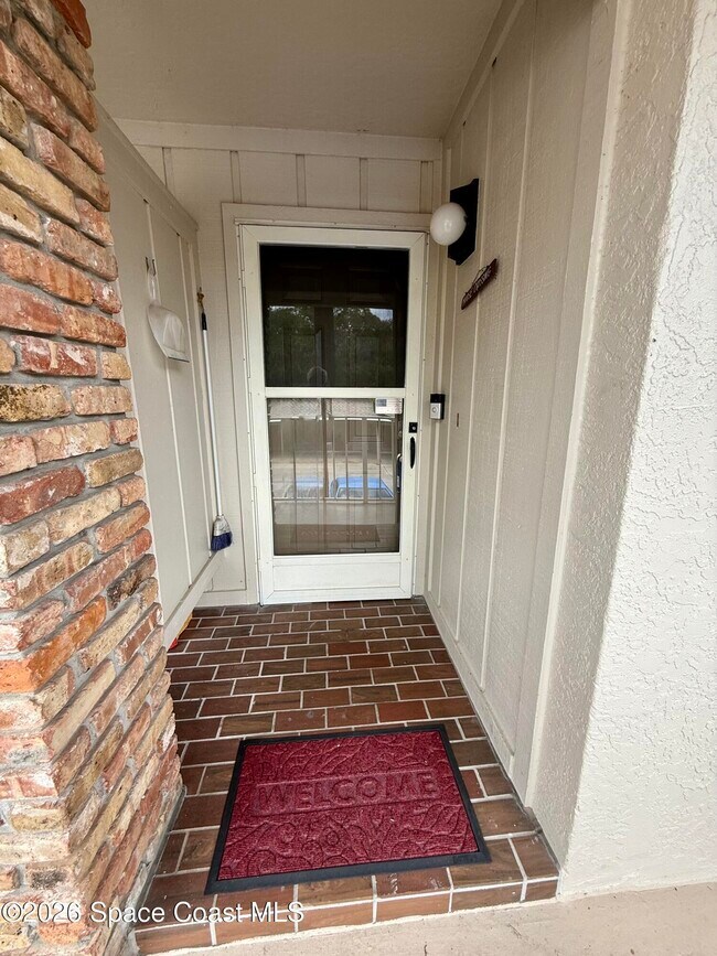 Building Photo - 1600 Woodland Dr