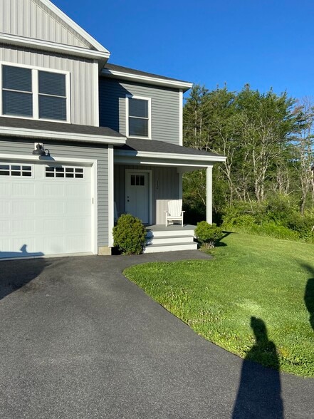 Primary Photo - 33 Wesleys Way