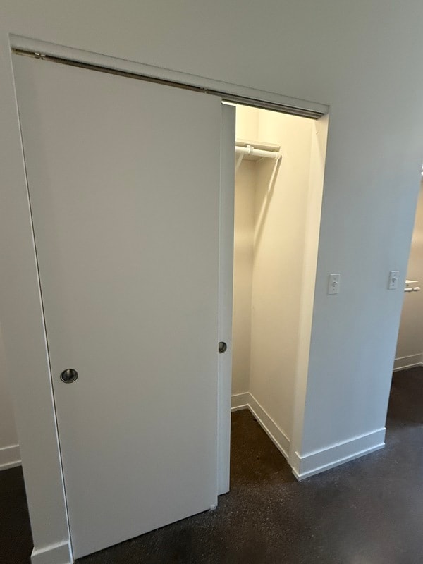 Building Photo - 28 E Adams St