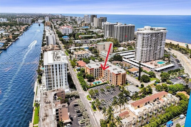 Building Photo - 400 N Riverside Dr