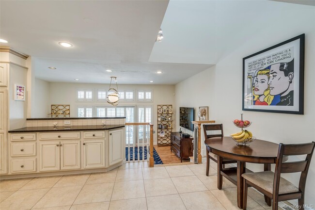 Building Photo - 100 Woodlake Dr W