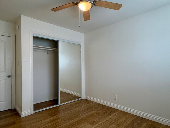 Building Photo - 529