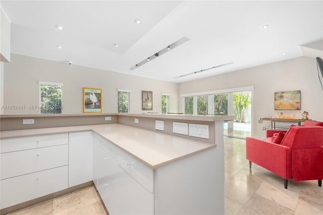 Building Photo - 472 Minola Dr