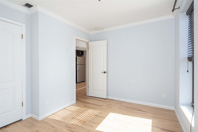 Building Photo - 457 2nd St
