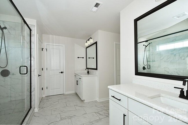 Building Photo - 6153 Sylvan Dr
