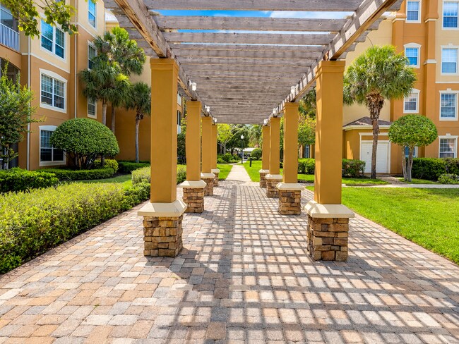 Building Photo - Upscale & renovated 3Bedrooms / 2Baths condo-unit in MetroWest community!