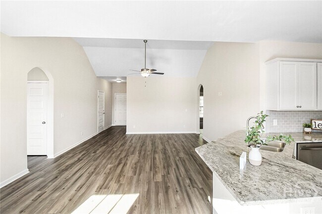 Building Photo - 1712 Arnall Dr