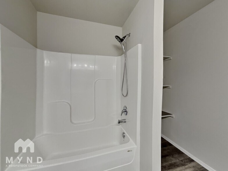 Building Photo - 14109 N 74th E Ave