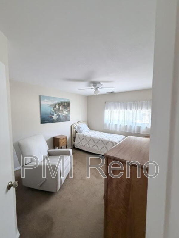 Building Photo - 744 Diogenes Dr