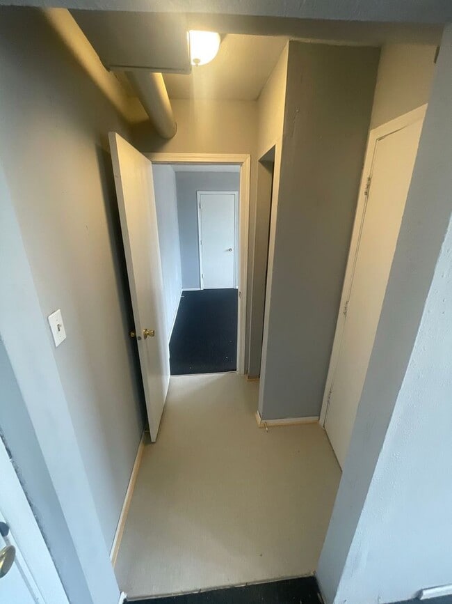 Interior Photo - 2214-2220 W Hopkins St. (8 Unit)