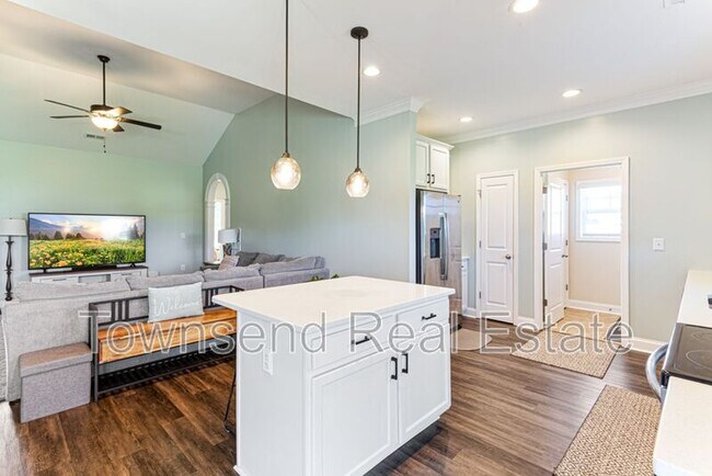 Building Photo - 2935 Duck Pond Rd