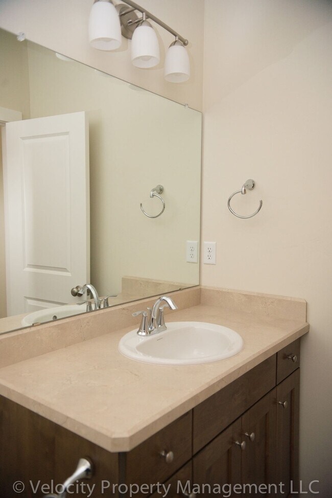 Building Photo - Charming Single Level Home in Culver!