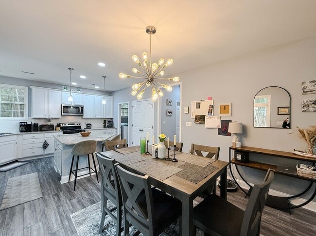 Building Photo - 7019 Laurinburg Rd