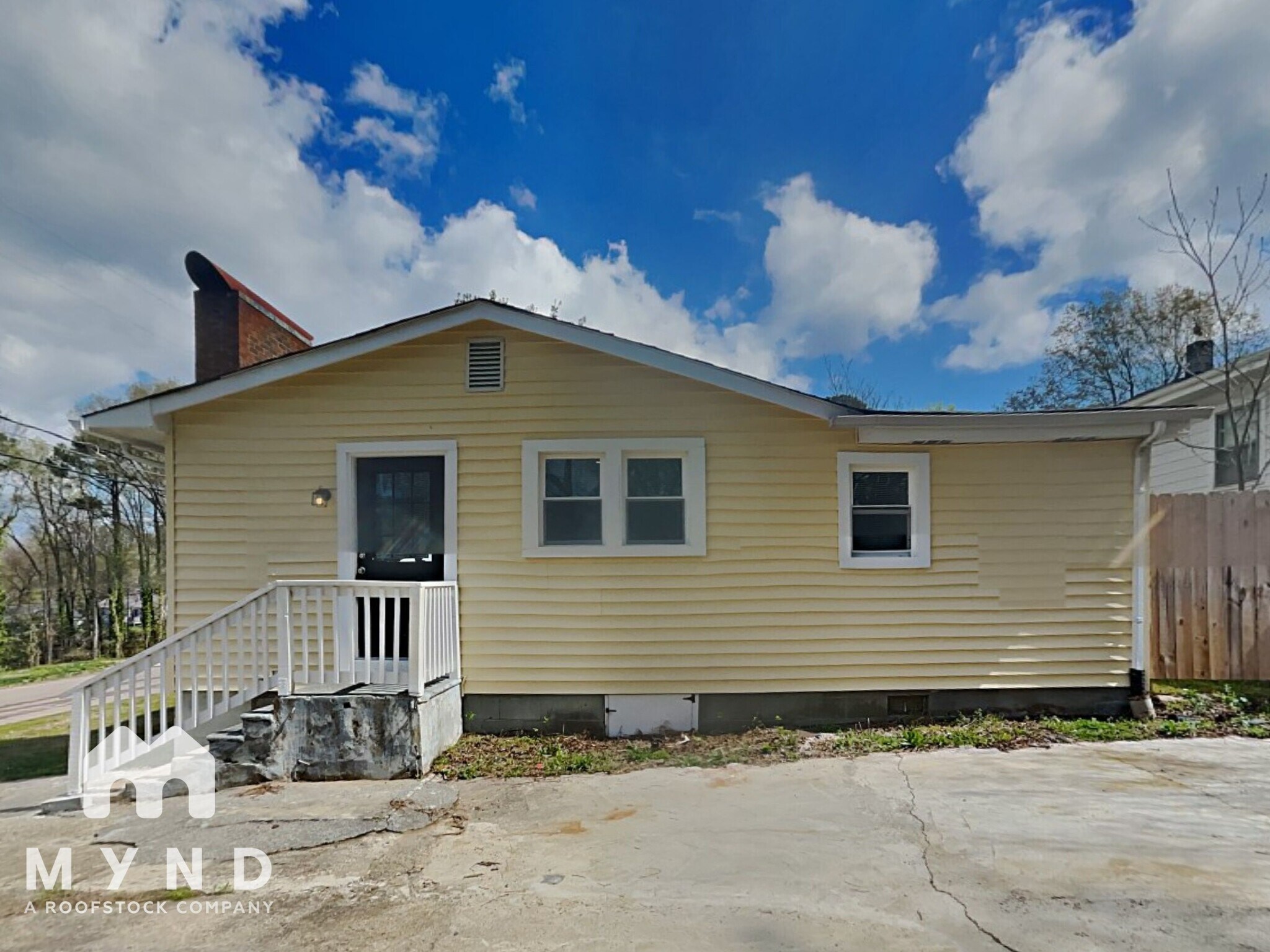 Building Photo - 900 Chalmers St