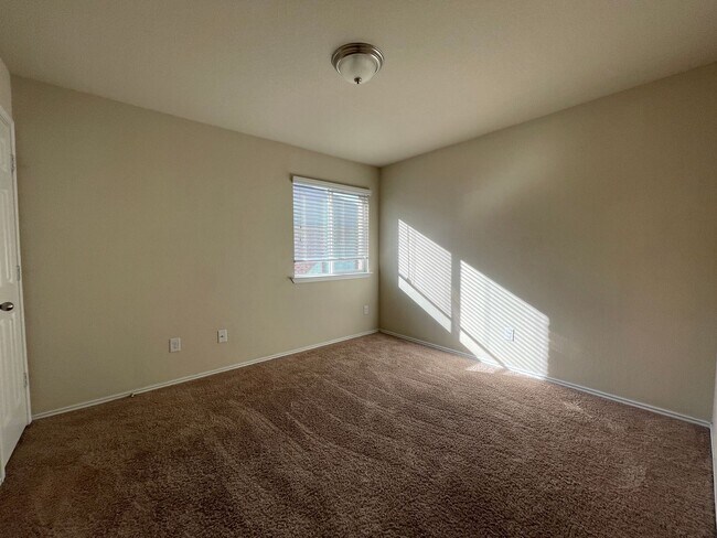 Building Photo - 4-Bedroom House for Rent in Killeen - *Get 1/2 off one month of rent!*