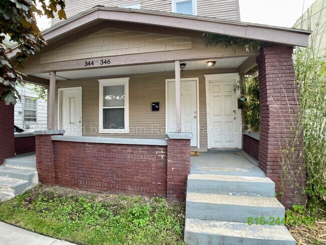 Building Photo - 344 Diamond Ave SE