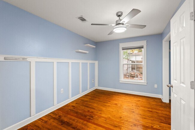 Building Photo - Charming Midtown Little Rock Home on Corner Lot – 3BR/2BA + Garage
