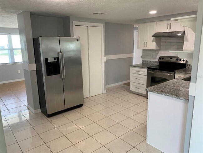 Building Photo - 2215 Pamela Dr