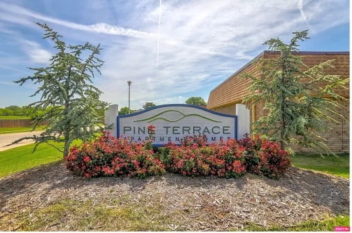 Primary Photo - Pine Terrace