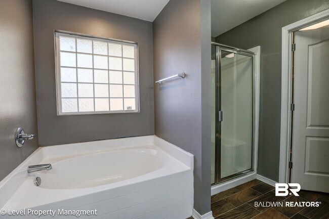 Building Photo - 15307 Hearthstone Dr