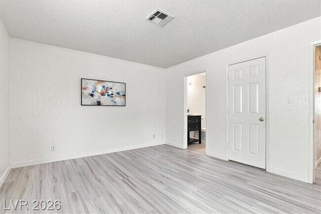 Building Photo - 5042 S Rainbow Blvd