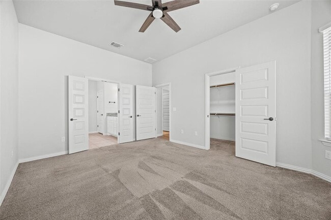 Building Photo - 12900 Bloomington Dr