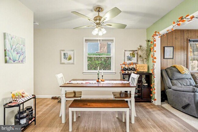 Building Photo - 4111 Hoffman Dr