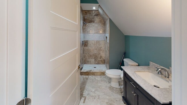 Building Photo - $1725 per Bedroom | 4BR/4BA Off-Campus Hom...
