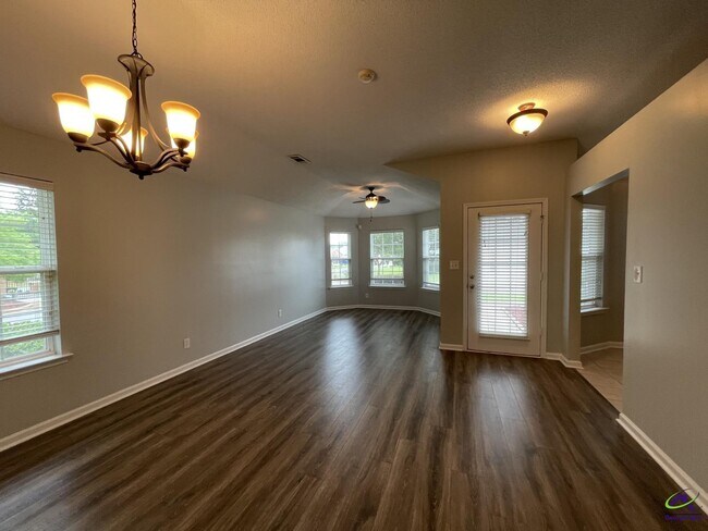 Building Photo - 200 S Houston Springs Blvd