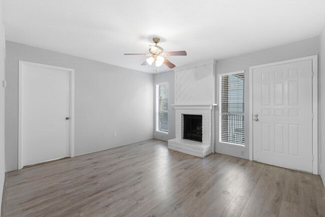 Building Photo - 2100 Wilcrest Dr